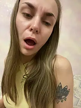 Snapshot of White_Lu chatting on 02.01.25 White Lu online show from 02.01.25