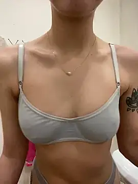 Snapshot of White_Lu chatting on 02.03.25 White Lu online show from 02.03.25