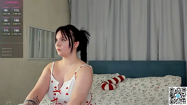 Snapshot of maya_suun chatting on 02.26.25 maya suun online show from 02.26.25