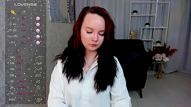 Snapshot of maya_suun chatting on 11.23.25 maya suun online show from 11.23.25