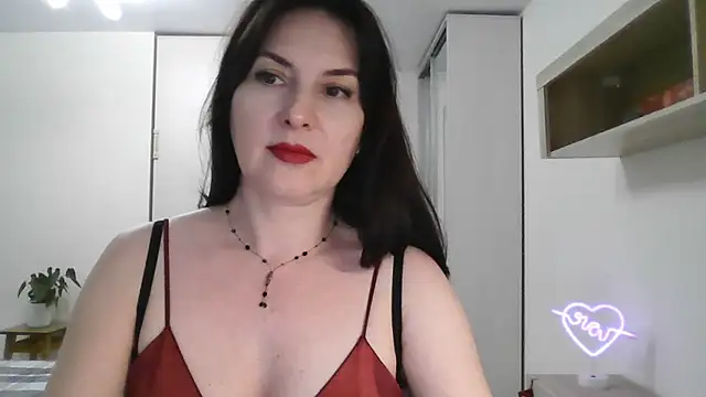 Victoria Glam online show from 01.28.25