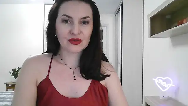 Victoria Glam online show from 02.07.25