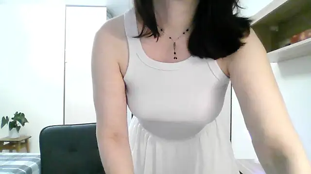 Victoria Glam online show from 03.21.25