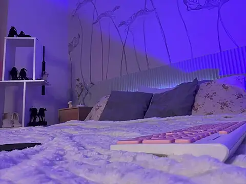 Snapshot of Molli_Luv chatting on 02.21.25 Molli Luv online show from 02.21.25