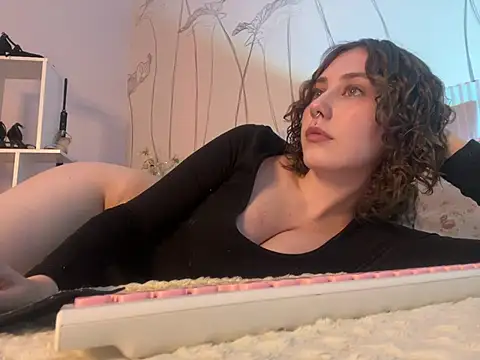 Snapshot of Molli_Luv chatting on 02.27.25 Molli Luv online show from 02.27.25