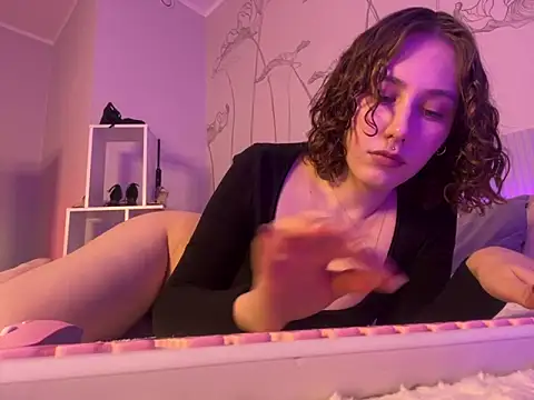 Snapshot of Molli_Luv chatting on 03.07.25 Molli Luv online show from 03.07.25