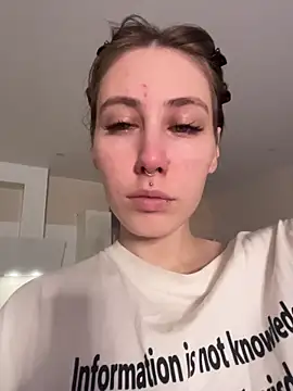 Snapshot of Molli_Luv chatting on 11.14.25 Molli Luv online show from 11.14.25