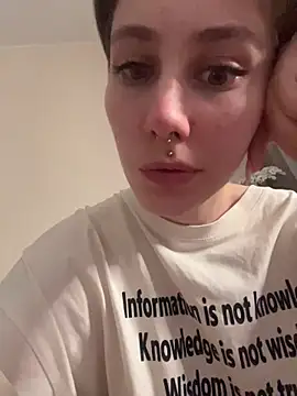 Snapshot of Molli_Luv chatting on 11.21.25 Molli Luv online show from 11.21.25