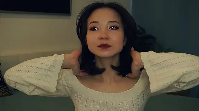 VeronaCritchlow online show from 02.05.25