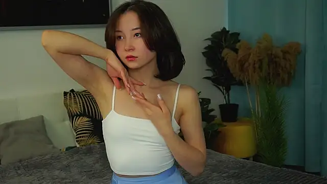 VeronaCritchlow online show from 03.11.25