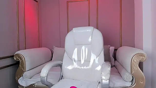 ZoeySnow online show from 12.16.25