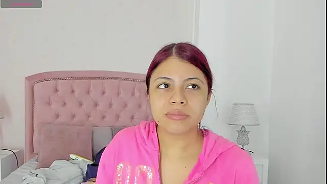 Snapshot of Kendall__Fox chatting on 09.14.25 Kendall Fox online show from 09.14.25