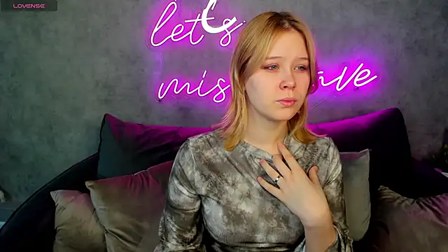 Snapshot of Amy_Kimberlly chatting on 02.10.25 Amy Kimberlly online show from 02.10.25