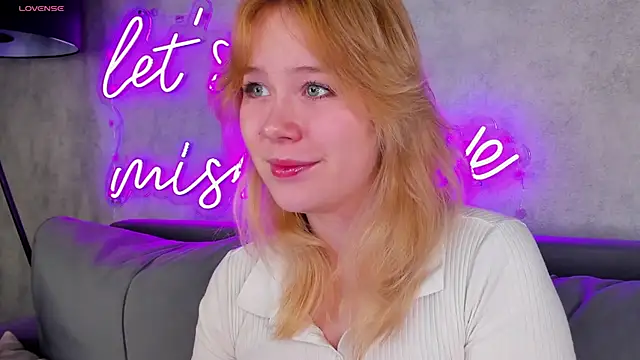 Snapshot of Amy_Kimberlly chatting on 09.26.25 Amy Kimberlly online show from 09.26.25