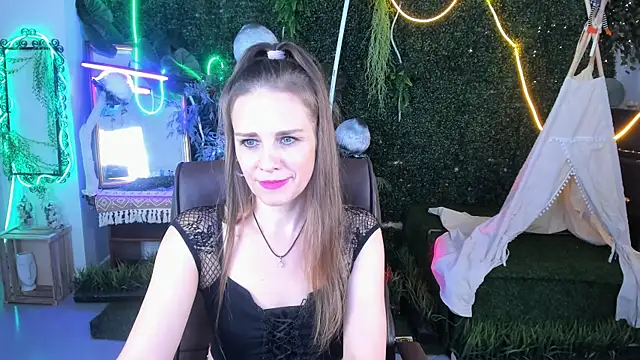 EmiliaBedy online show from 11.06.25