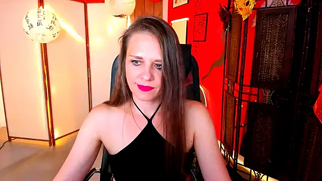 Snapshot of EmiliaBedy chatting on 05.15.26 EmiliaBedy online show from 05.15.26