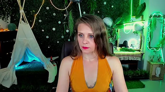 Snapshot of EmiliaBedy chatting on 05.27.26 EmiliaBedy online show from 05.27.26