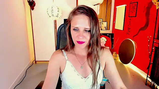 Snapshot of EmiliaBedy chatting on 06.03.26 EmiliaBedy online show from 06.03.26