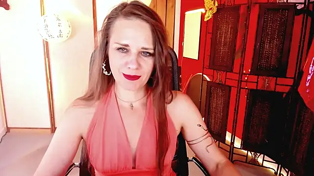 Snapshot of EmiliaBedy chatting on 06.16.26 EmiliaBedy online show from 06.16.26