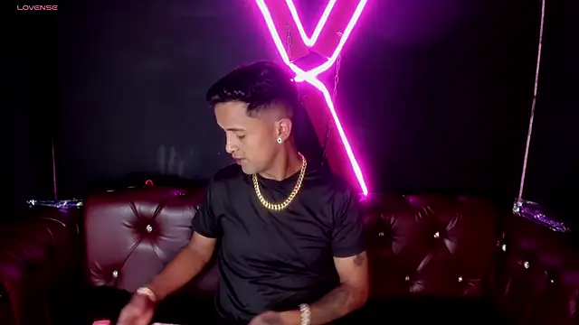 Nikki and Mayk online show from 02.16.25