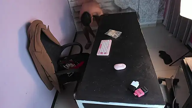 Nikki and Mayk online show from 02.21.25