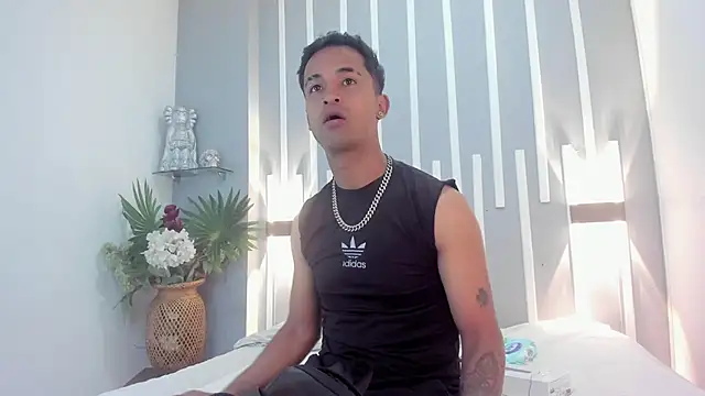 Nikki and Mayk online show from 02.18.26