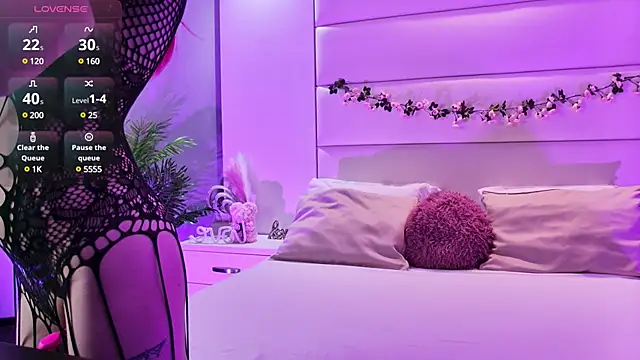 AylaPearl online show from 02.18.25