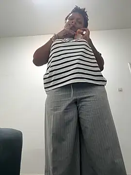 Boneca25 online show from 04.12.26