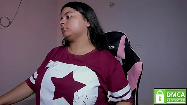 Snapshot of Little_Shaara chatting on 09.30.25 Little Shaara online show from 09.30.25