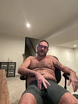 Snapshot of harrychest chatting on 03.12.26 harrychest online show from 03.12.26