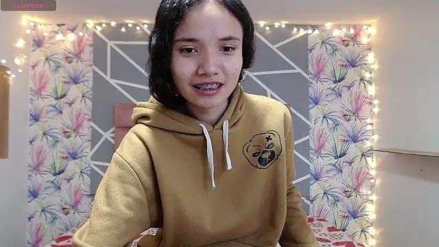 AmbarVanucci online show from 11.14.25