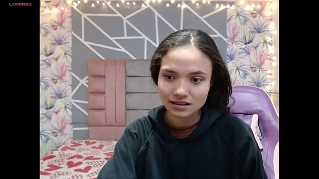 AmbarVanucci online show from 11.22.25