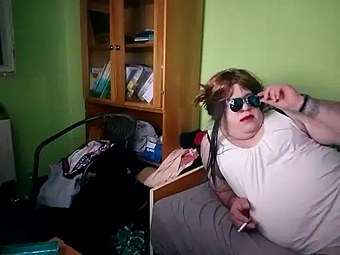 Adrianka online show from 10.15.25