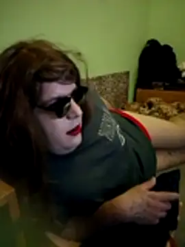 Adrianka online show from 10.28.25