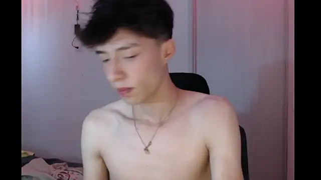 Snapshot of Juanmres chatting on 11.30.25 Juanmres online show from 11.30.25