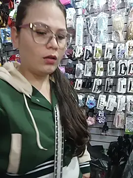 Vale Saenzz online show from 12.23.25