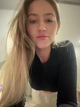 Snapshot of ur_wet_dreams chatting on 02.07.25 ur wet dreams online show from 02.07.25