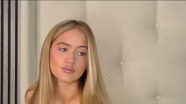 Snapshot of ur_wet_dreams chatting on 03.20.25 ur wet dreams online show from 03.20.25