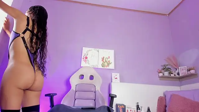 Rossi Mariana online show from 10.20.25