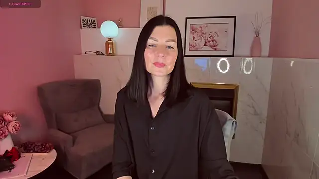 Snapshot of MonicaCheerful chatting on 02.05.25 MonicaCheerful online show from 02.05.25