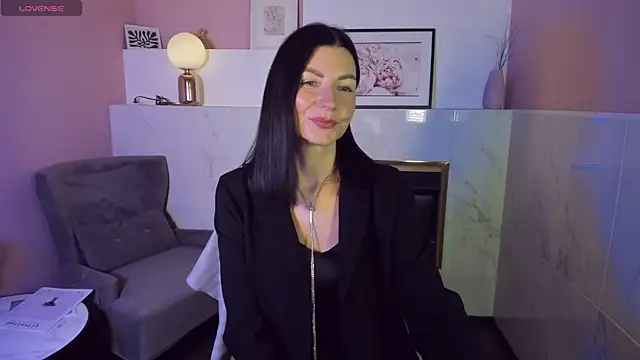 Snapshot of MonicaCheerful chatting on 02.07.25 MonicaCheerful online show from 02.07.25