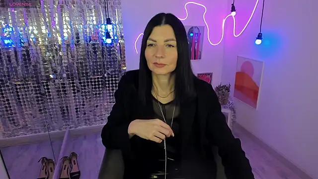 Snapshot of MonicaCheerful chatting on 02.08.25 MonicaCheerful online show from 02.08.25