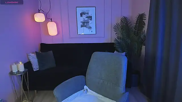 Snapshot of MonicaCheerful chatting on 02.16.25 MonicaCheerful online show from 02.16.25