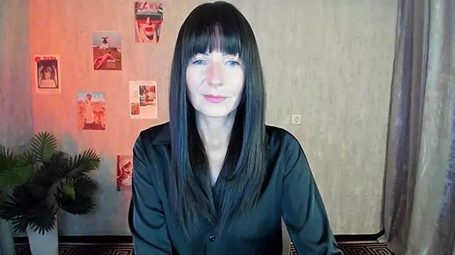 Snapshot of MonicaCheerful chatting on 10.03.25 MonicaCheerful online show from 10.03.25