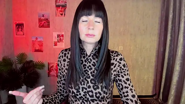 Snapshot of MonicaCheerful chatting on 10.05.25 MonicaCheerful online show from 10.05.25