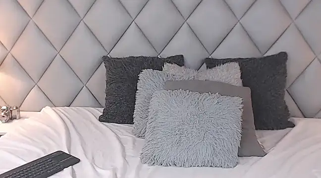 Snapshot of LalyCastro chatting on 02.05.25 LalyCastro online show from 02.05.25