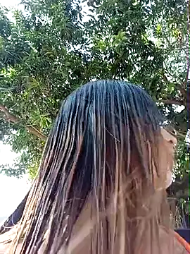 Snapshot of -Nicol chatting on 02.20.25 -Nicol online show from 02.20.25