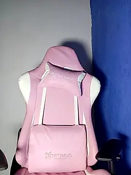 Snapshot of -Nicol chatting on 03.12.25 -Nicol online show from 03.12.25