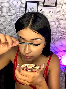 Snapshot of Miss_karol chatting on 11.20.25 Miss karol online show from 11.20.25