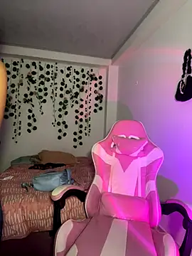 Snapshot of LiLy_kIndly chatting on 12.18.25 LiLy kIndly online show from 12.18.25